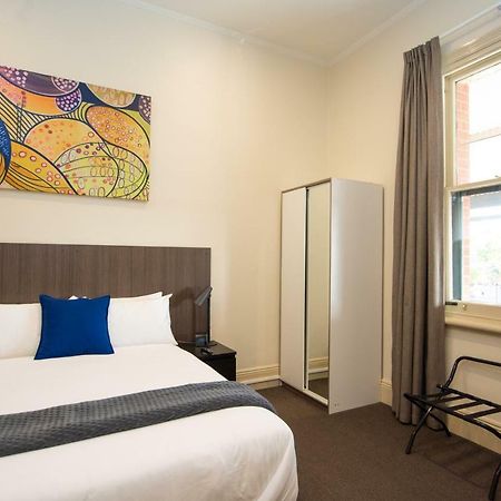 The Mile End Hotel Adelaide Exterior foto